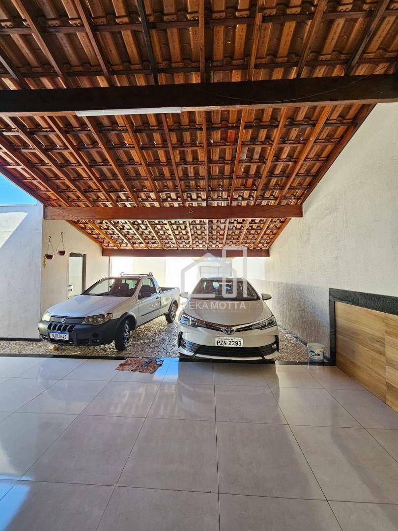 Casa à venda com 3 quartos, 166m² - Foto 2