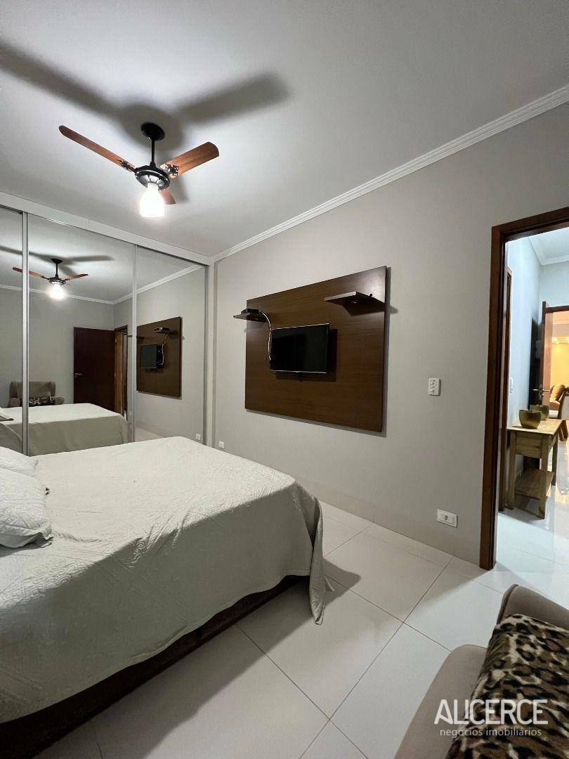 Casa à venda com 3 quartos, 200m² - Foto 15