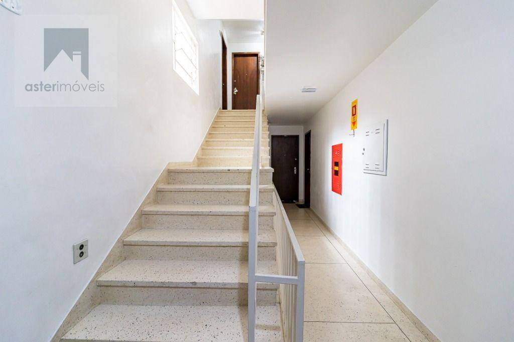 Apartamento para alugar com 3 quartos, 136m² - Foto 4