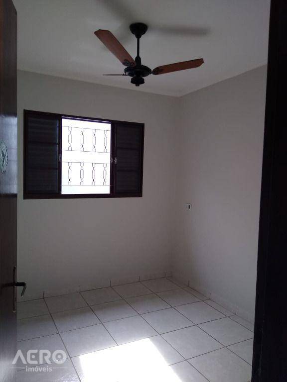 Casa à venda com 3 quartos, 104m² - Foto 2