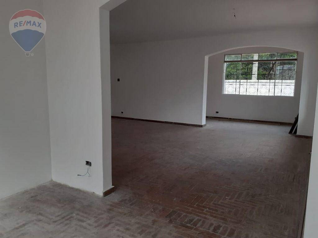 Casa para alugar com 4 quartos, 330m² - Foto 12