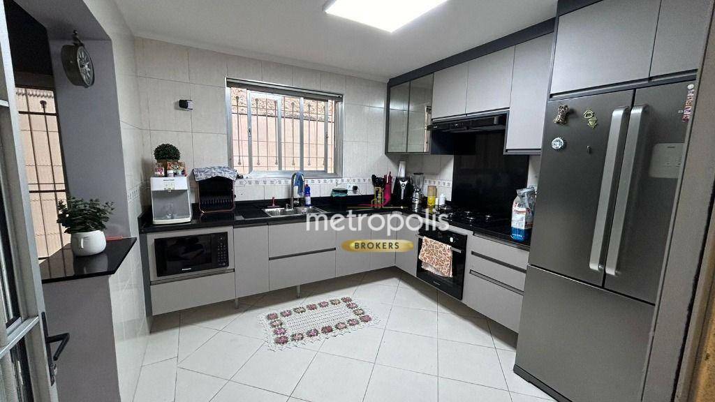 Casa à venda e aluguel com 3 quartos, 230m² - Foto 22