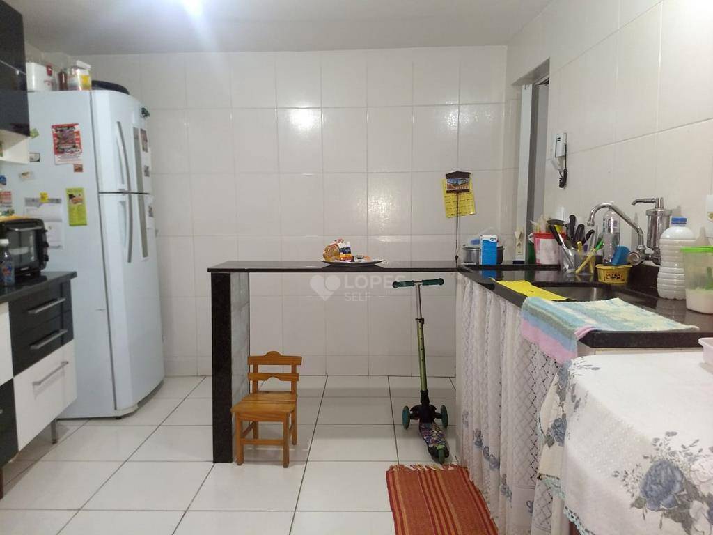 Casa à venda com 2 quartos, 150m² - Foto 11