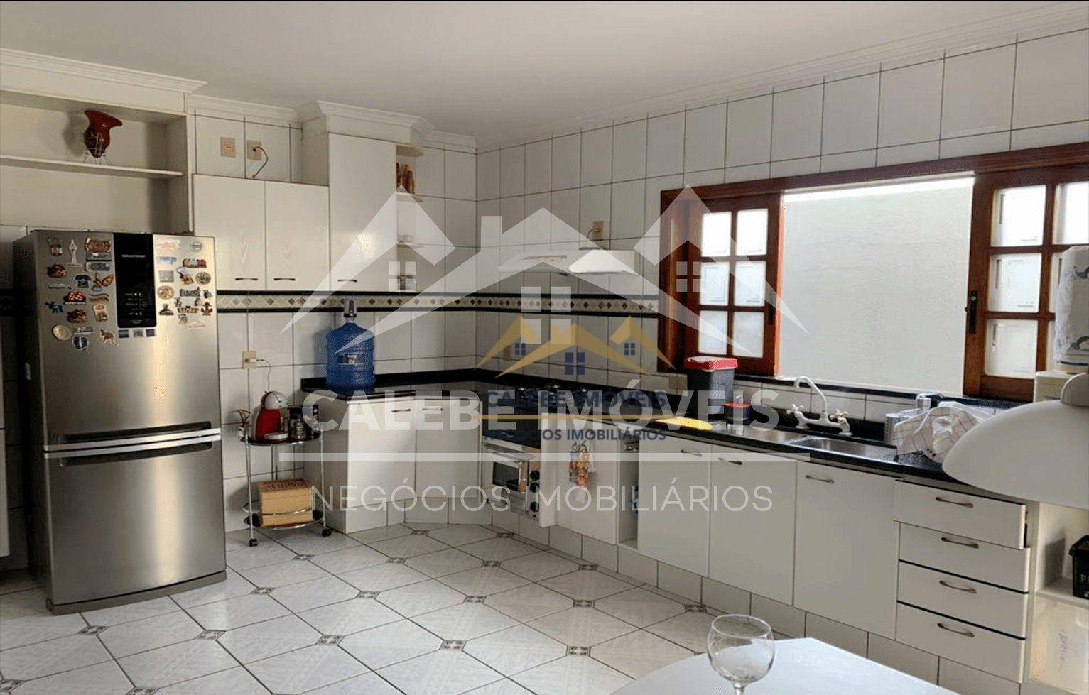 Casa à venda com 2 quartos, 360m² - Foto 6