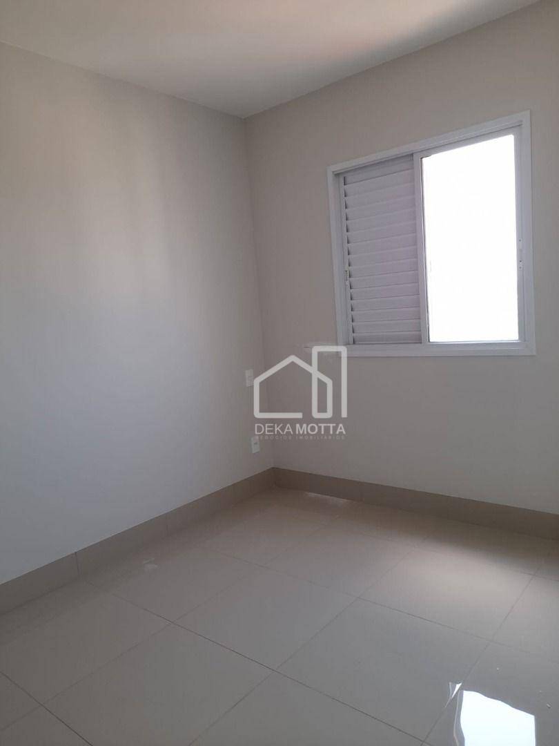 Apartamento à venda com 2 quartos, 67m² - Foto 5