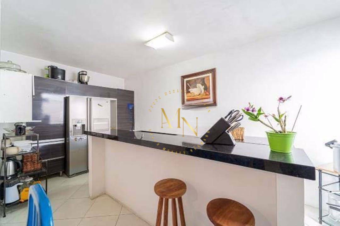 Casa à venda e aluguel com 4 quartos, 220m² - Foto 11