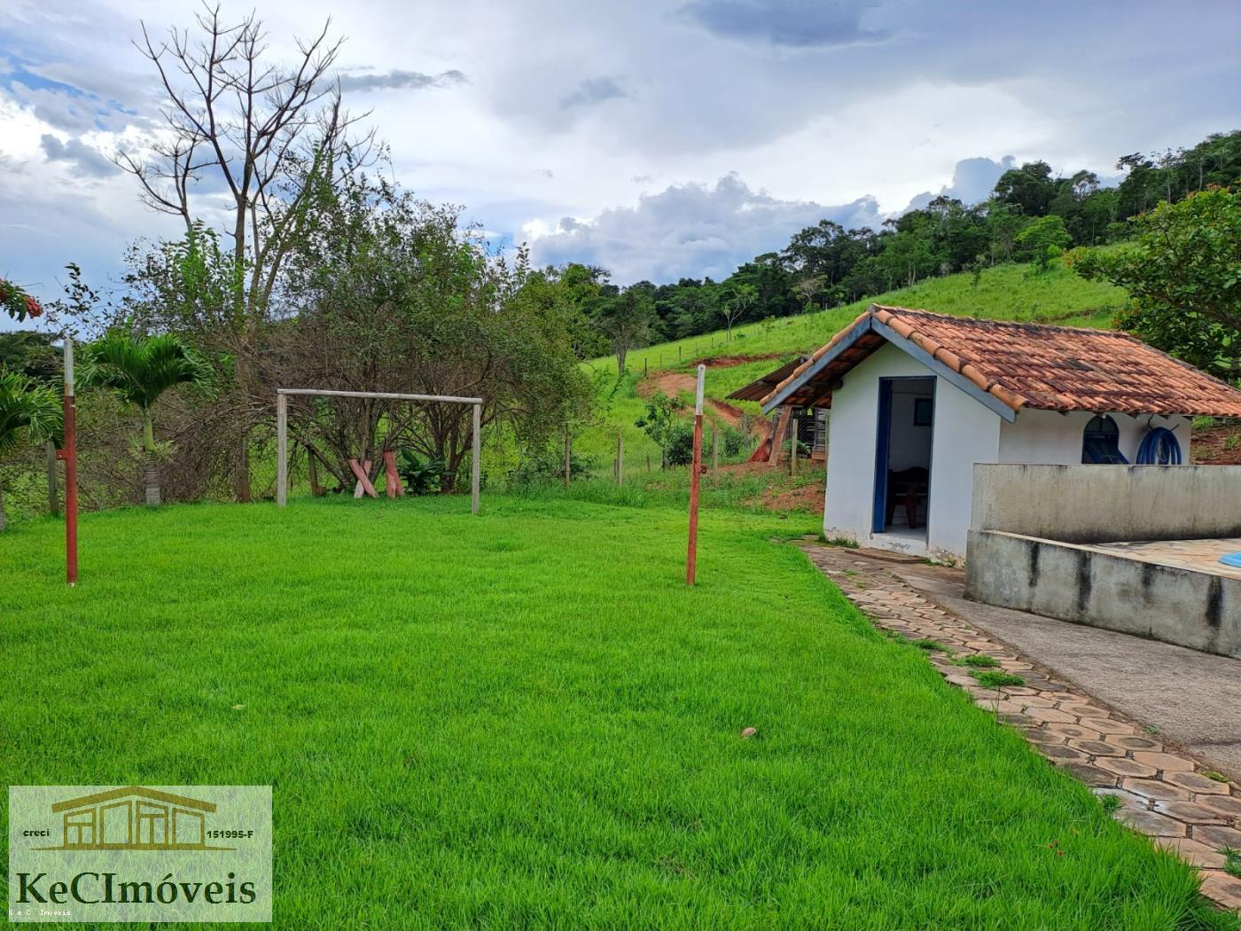 Fazenda à venda com 3 quartos, 12000m² - Foto 2