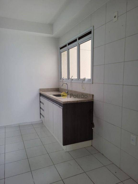 Apartamento para alugar com 3 quartos, 123m² - Foto 6