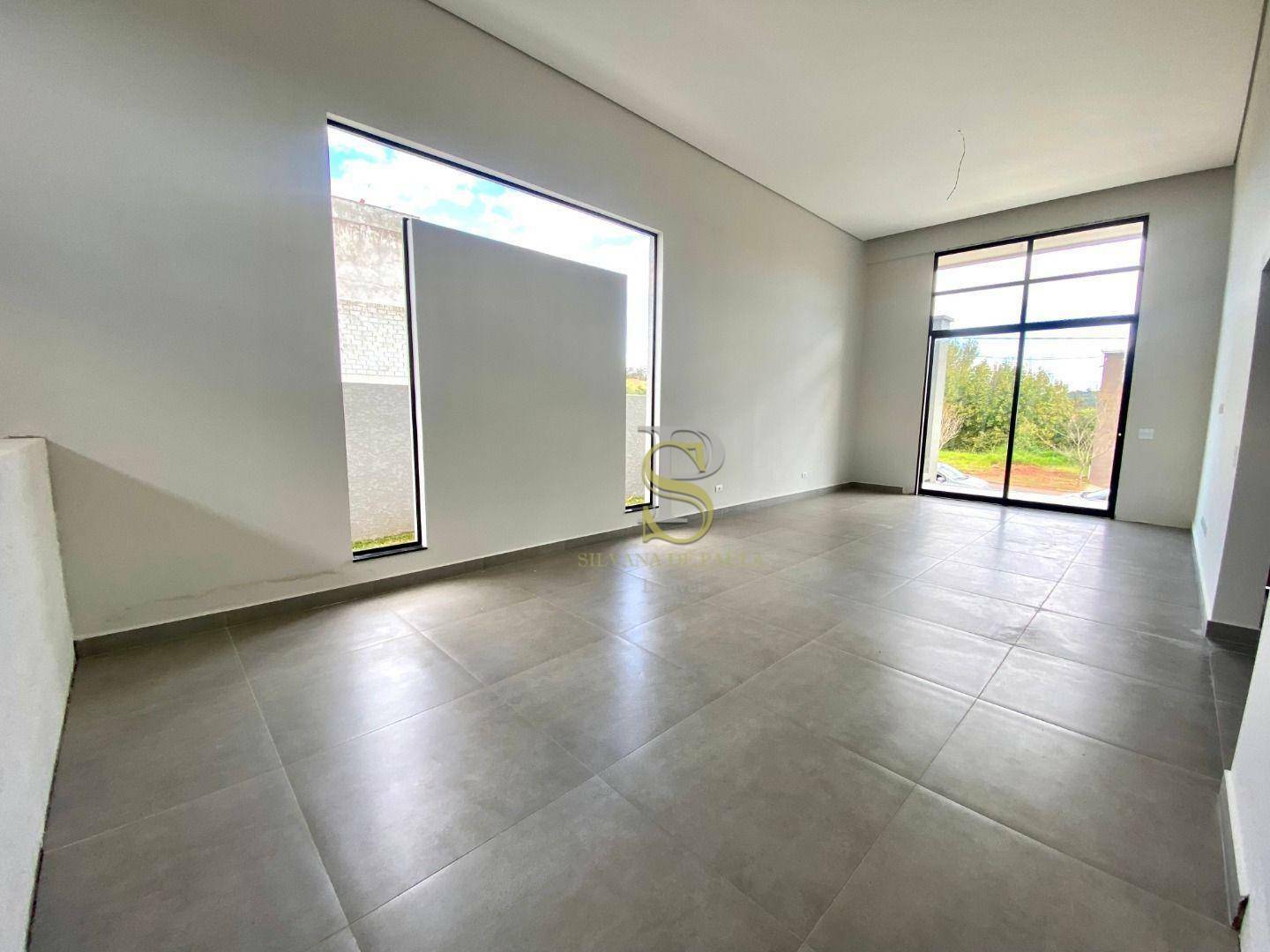 Casa de Condomínio à venda com 4 quartos, 285m² - Foto 2