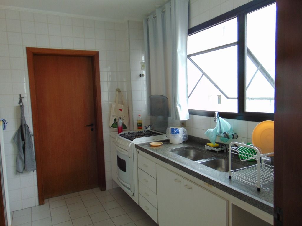 Apartamento à venda com 3 quartos, 141m² - Foto 16