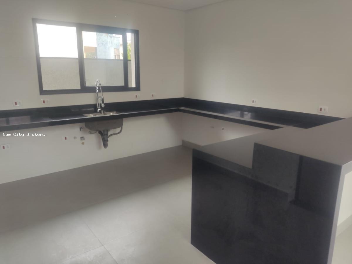 Sobrado à venda com 3 quartos, 300m² - Foto 15