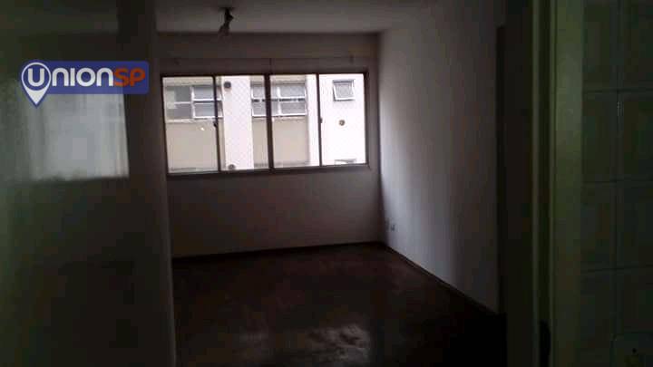 Apartamento à venda com 3 quartos, 80m² - Foto 2