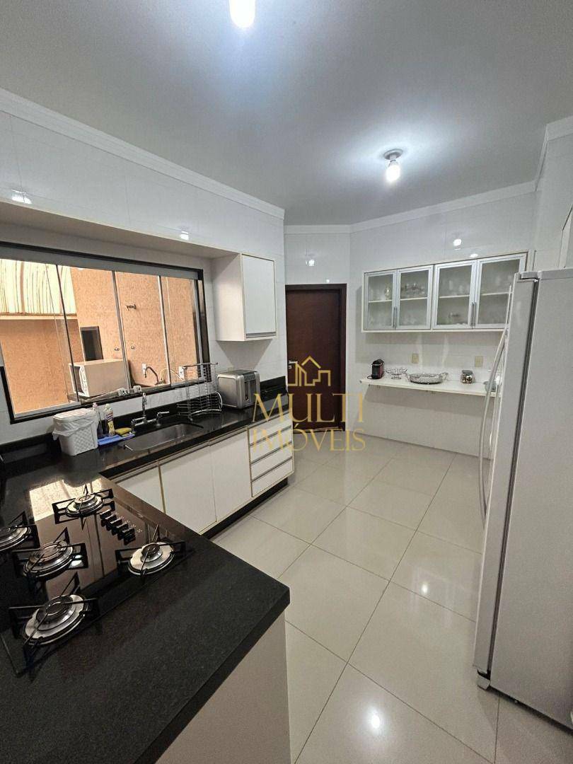 Casa de Condomínio à venda com 3 quartos, 208m² - Foto 16