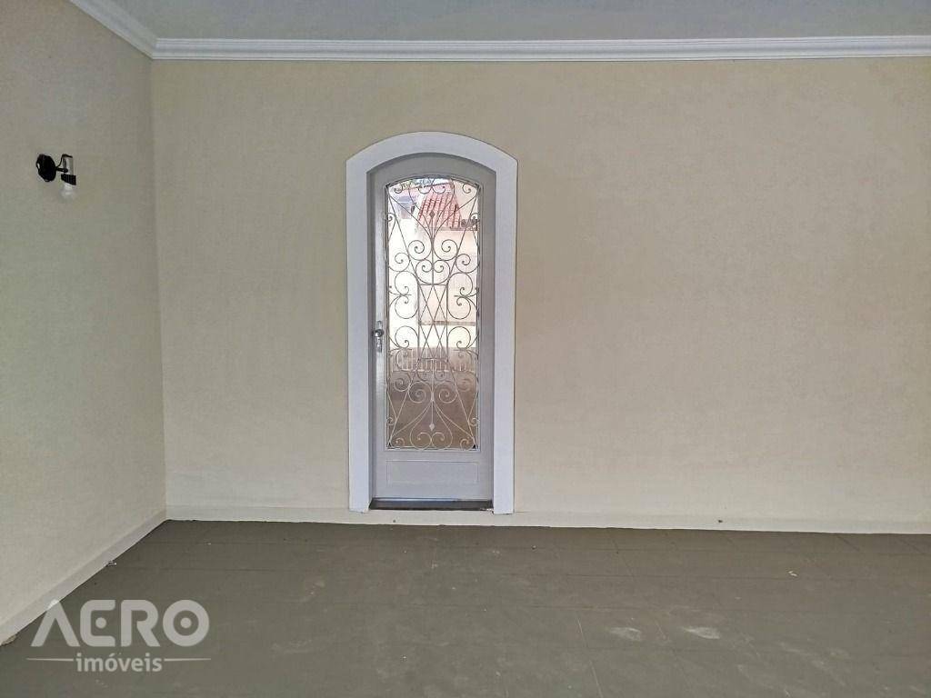 Casa para alugar com 3 quartos, 184m² - Foto 40