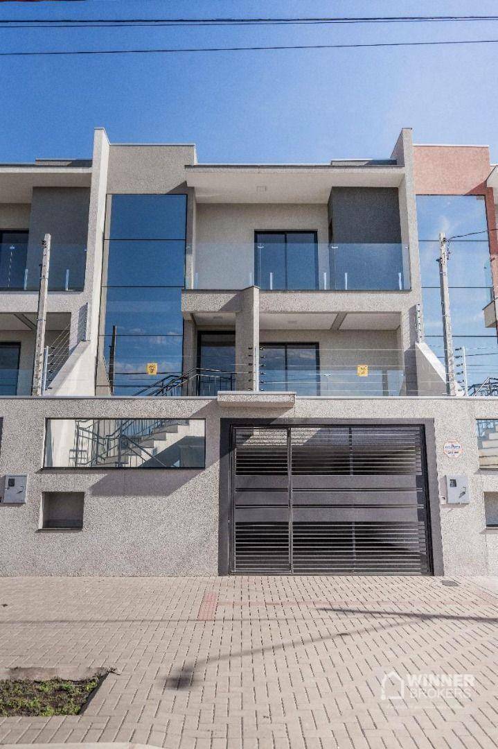 Sobrado à venda com 3 quartos, 200m² - Foto 1