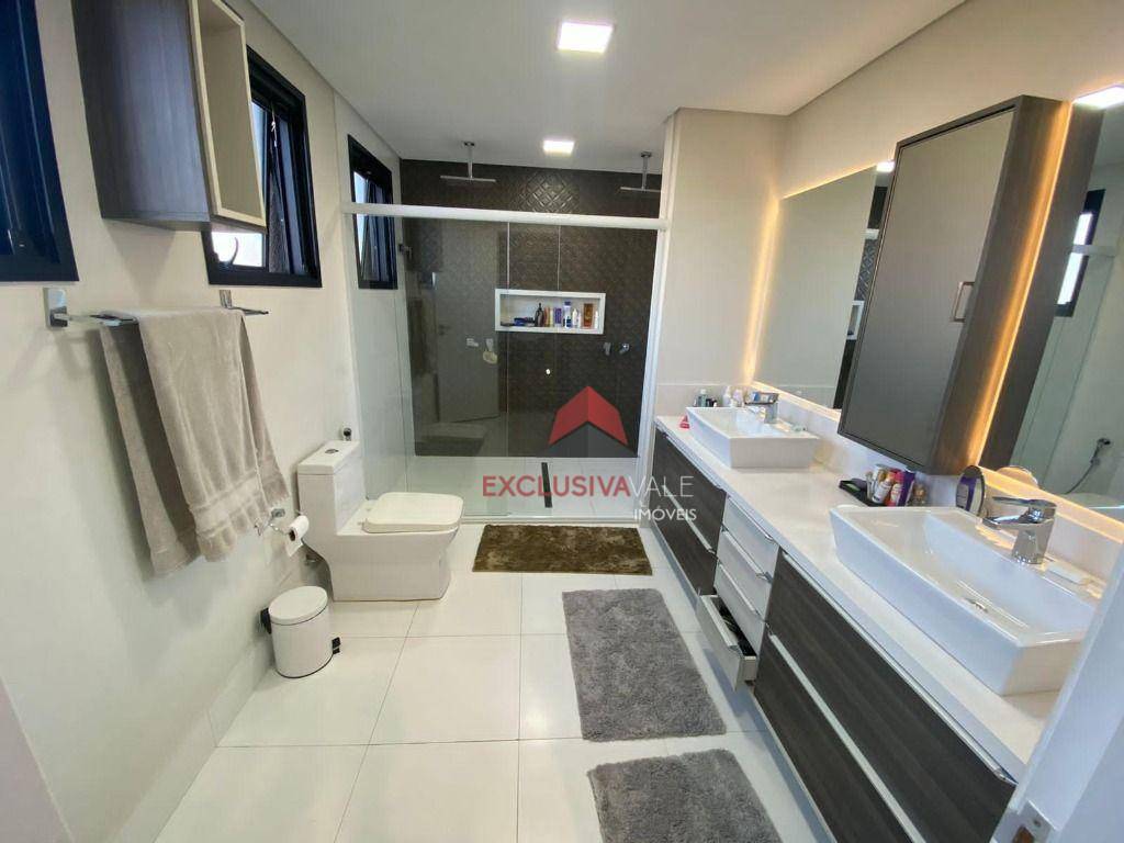 Casa de Condomínio para alugar com 6 quartos, 548m² - Foto 25