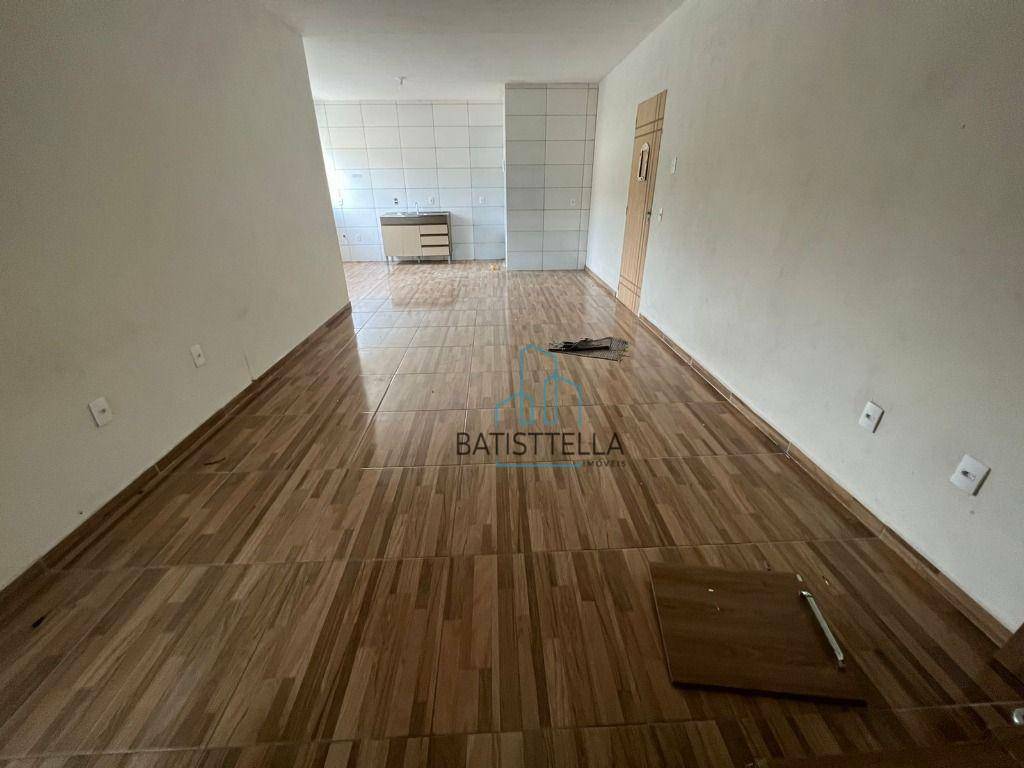 Apartamento à venda com 2 quartos, 80m² - Foto 4