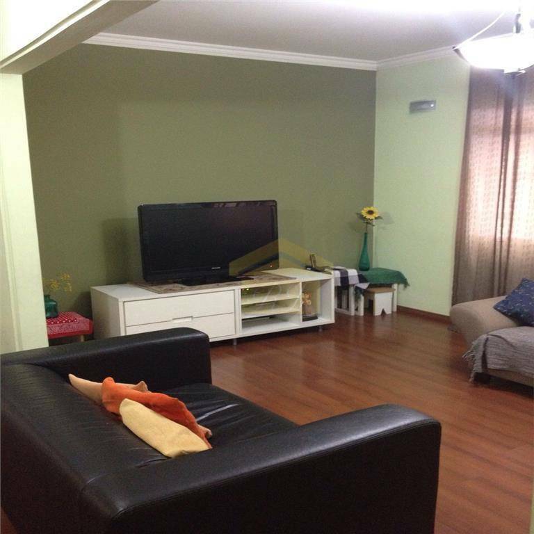 Sobrado à venda com 3 quartos, 180m² - Foto 1