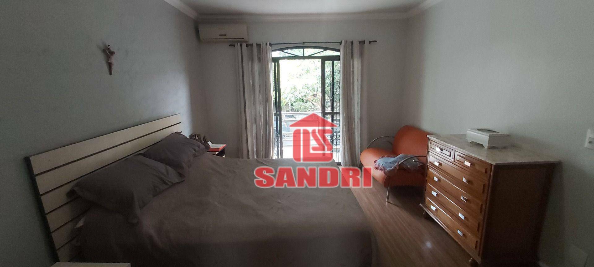 Sobrado à venda com 3 quartos, 375m² - Foto 4