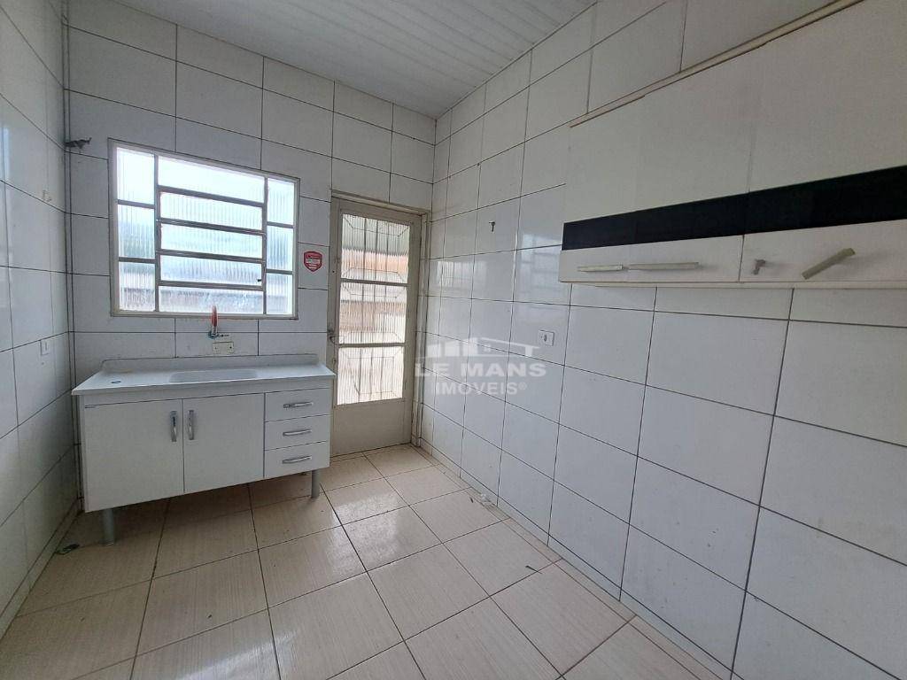 Casa para alugar com 4 quartos, 172m² - Foto 16