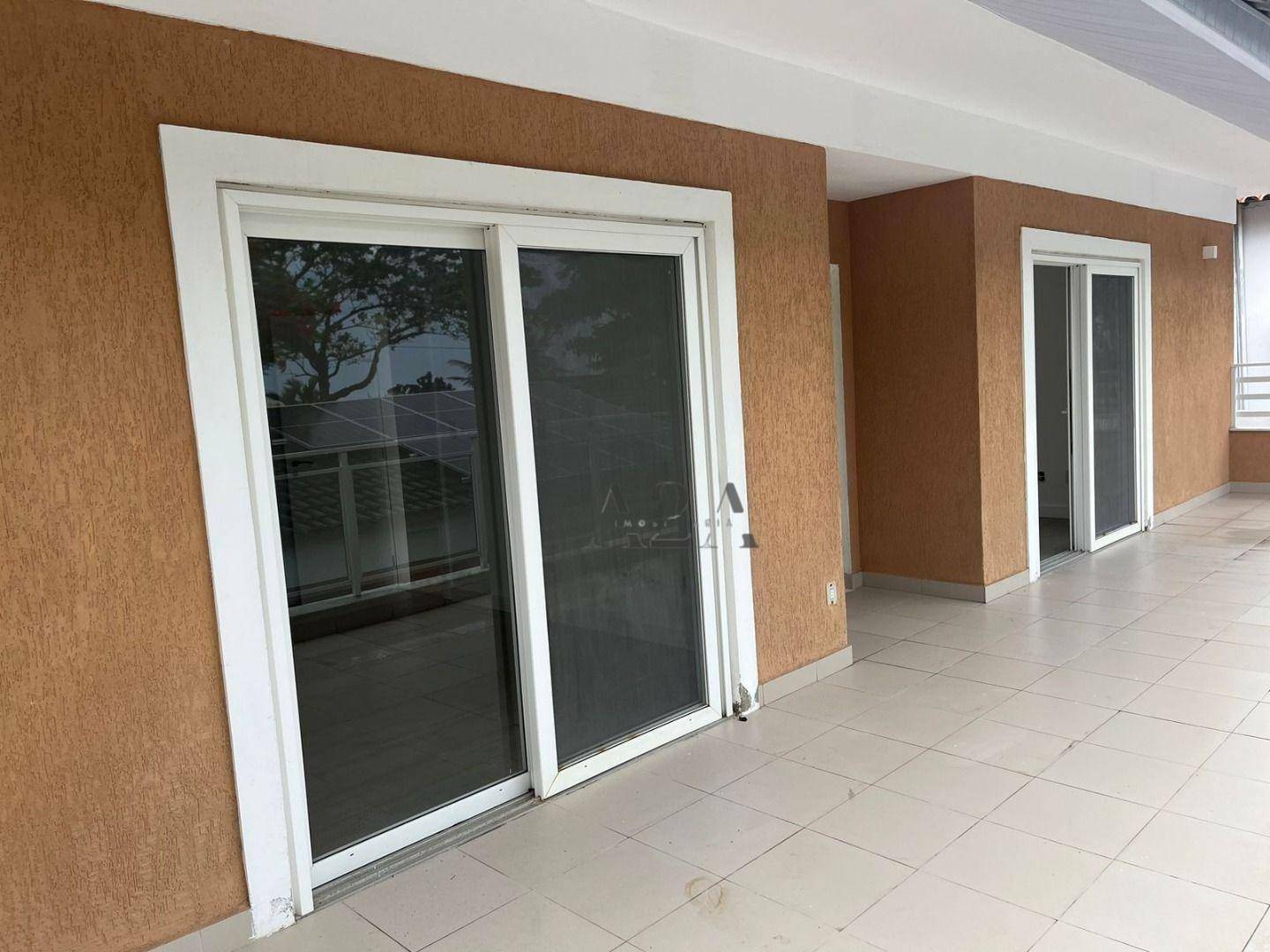 Casa à venda com 4 quartos, 357m² - Foto 14