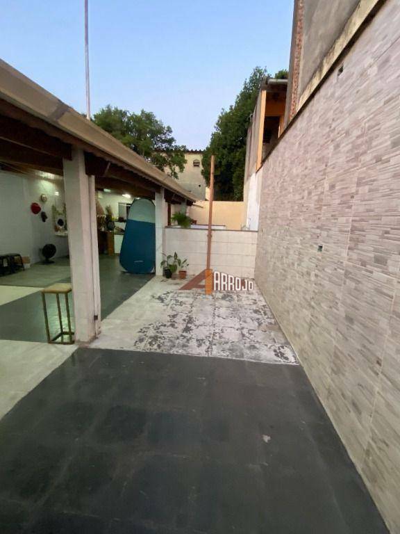 Casa à venda com 2 quartos, 140m² - Foto 11