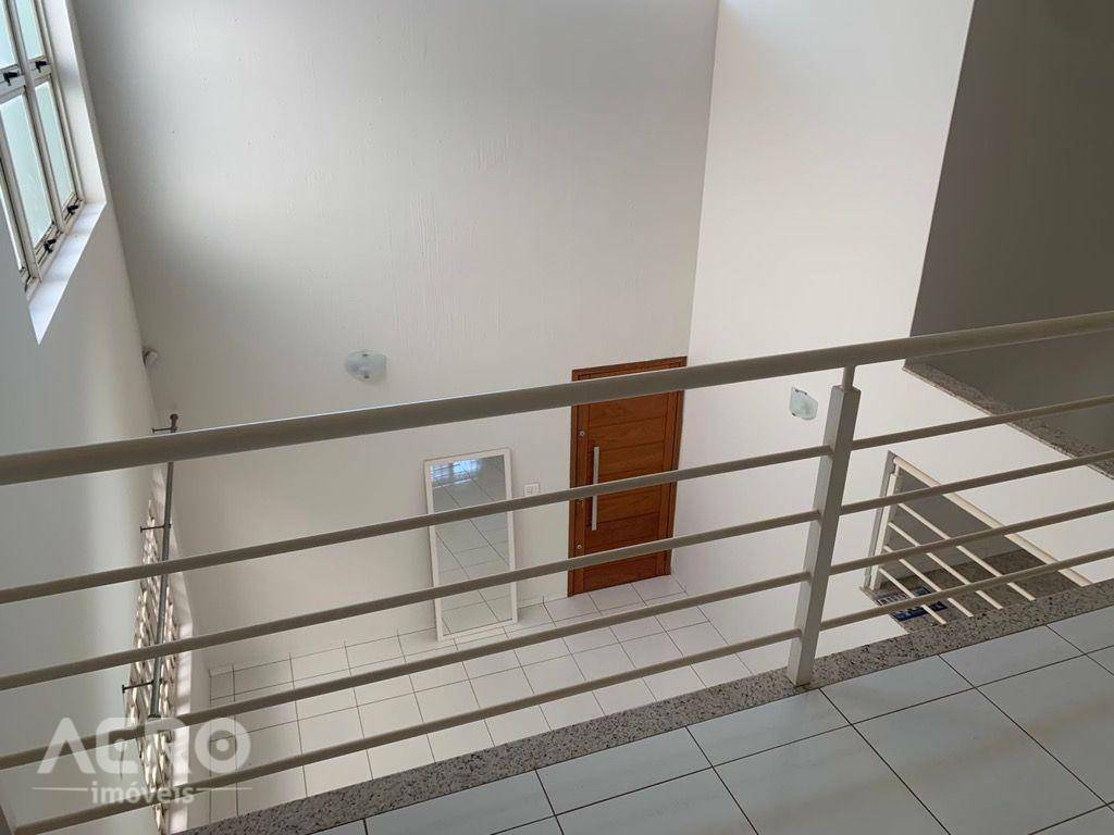 Casa à venda com 4 quartos, 160m² - Foto 21