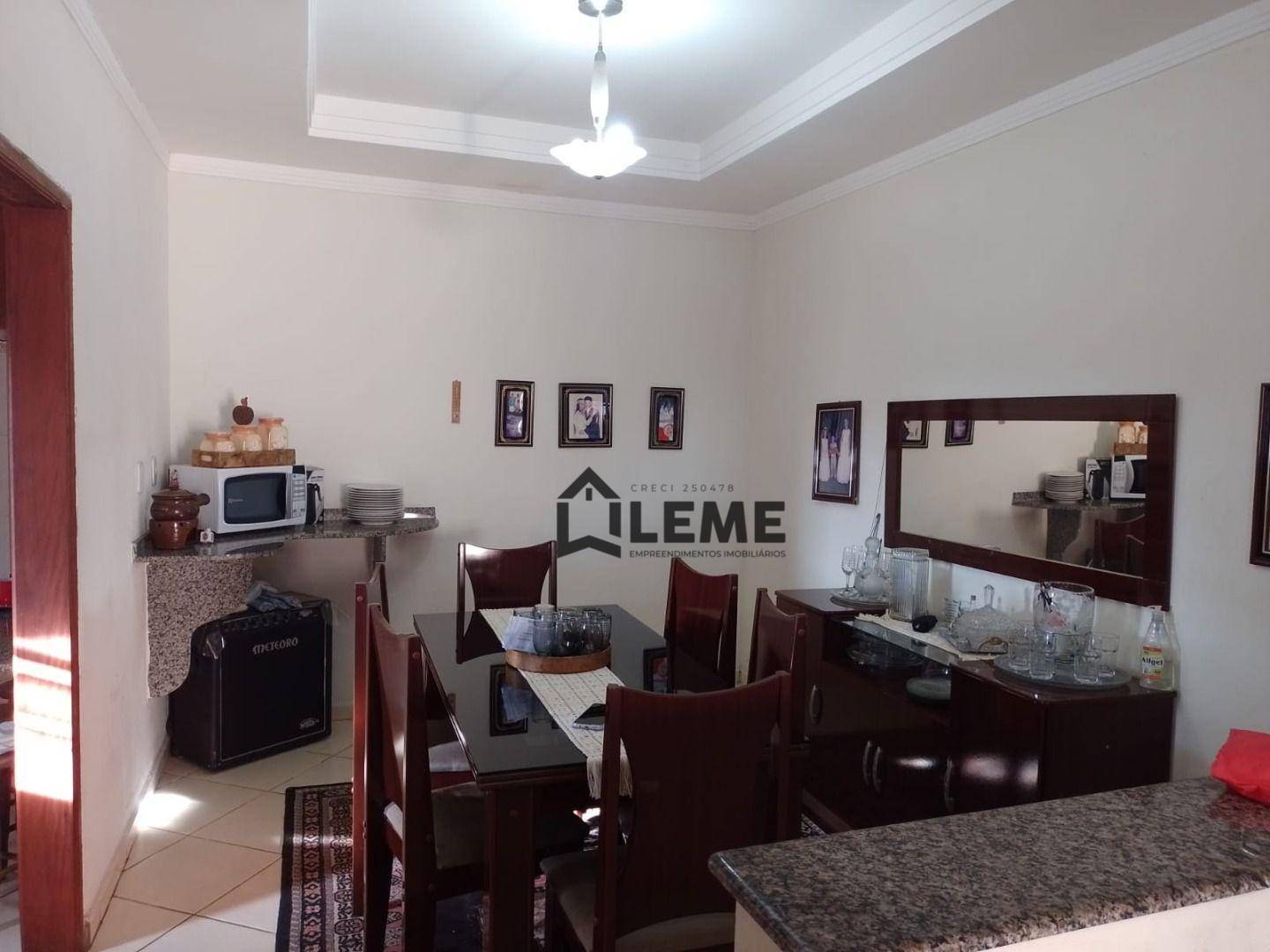 Casa à venda com 4 quartos, 210m² - Foto 5