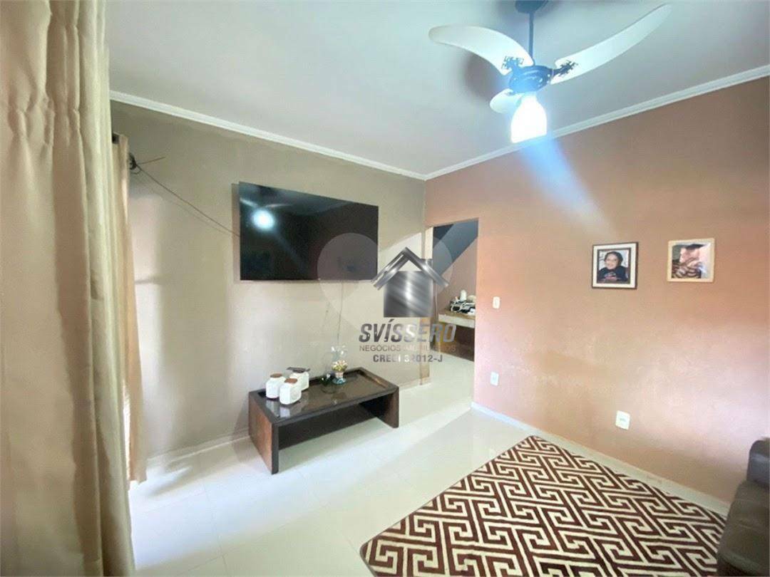 Casa, 3 quartos, 196 m² - Foto 1