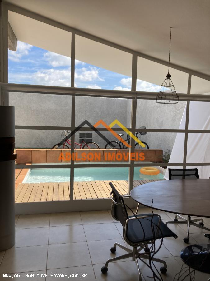 Casa à venda com 3 quartos, 312m² - Foto 11