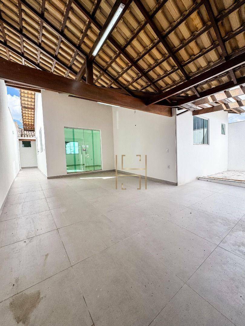 Casa à venda com 3 quartos, 200M2 - Foto 2