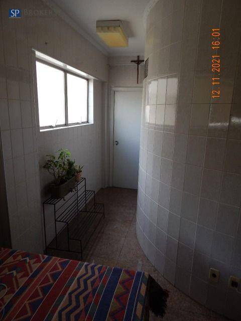 Apartamento à venda com 3 quartos, 214m² - Foto 12