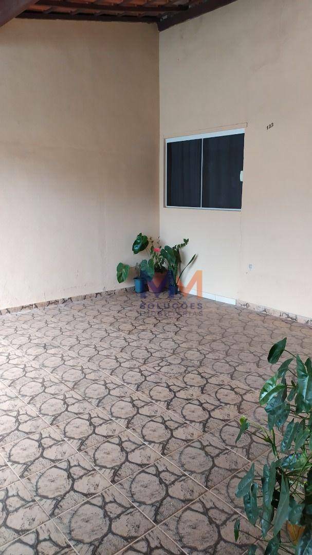 Casa à venda com 2 quartos, 70m² - Foto 3