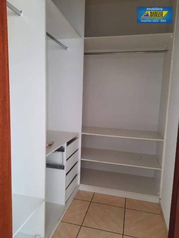 Casa à venda com 4 quartos, 300m² - Foto 14