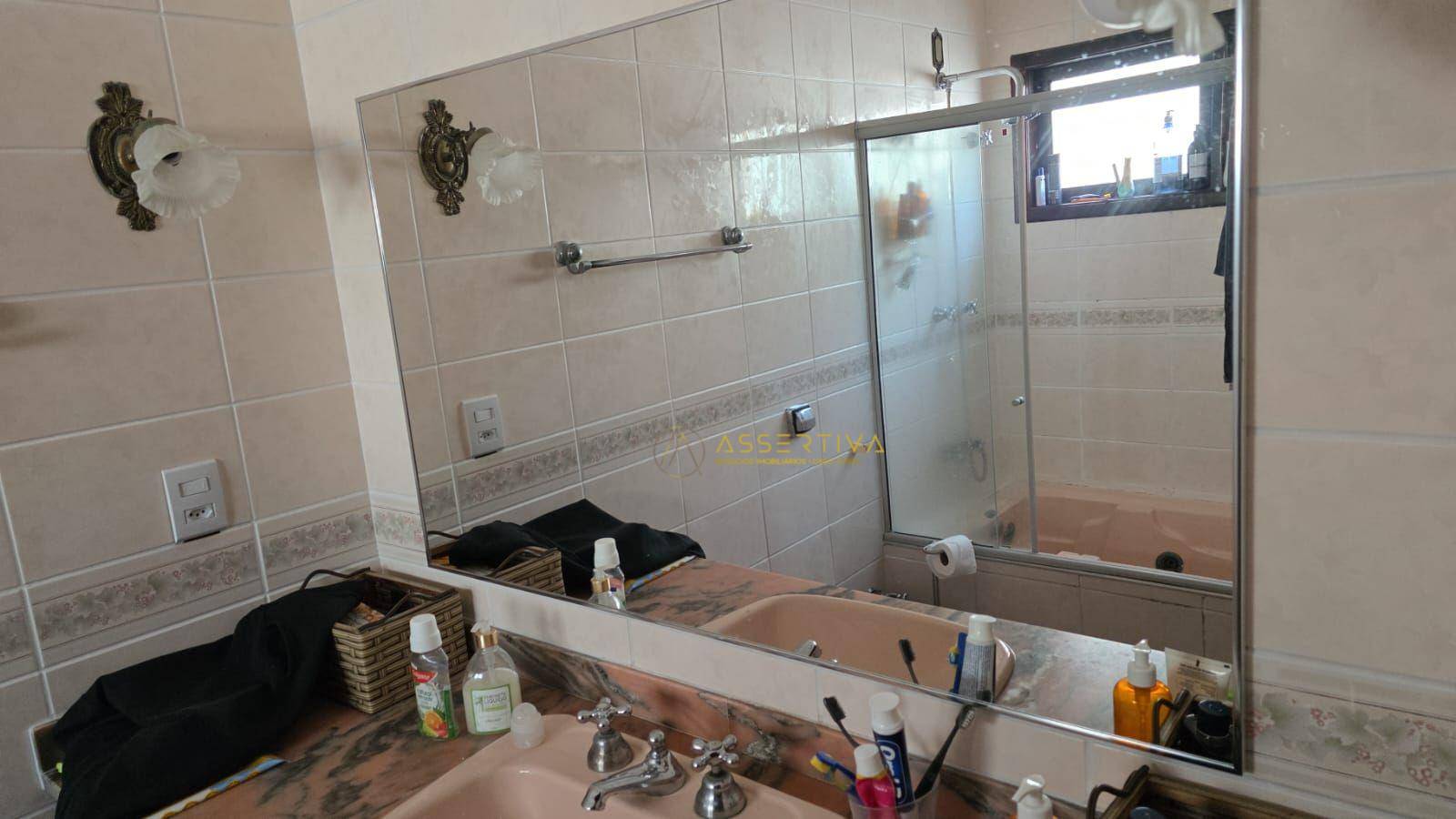 Casa de Condomínio para alugar com 4 quartos, 380m² - Foto 15