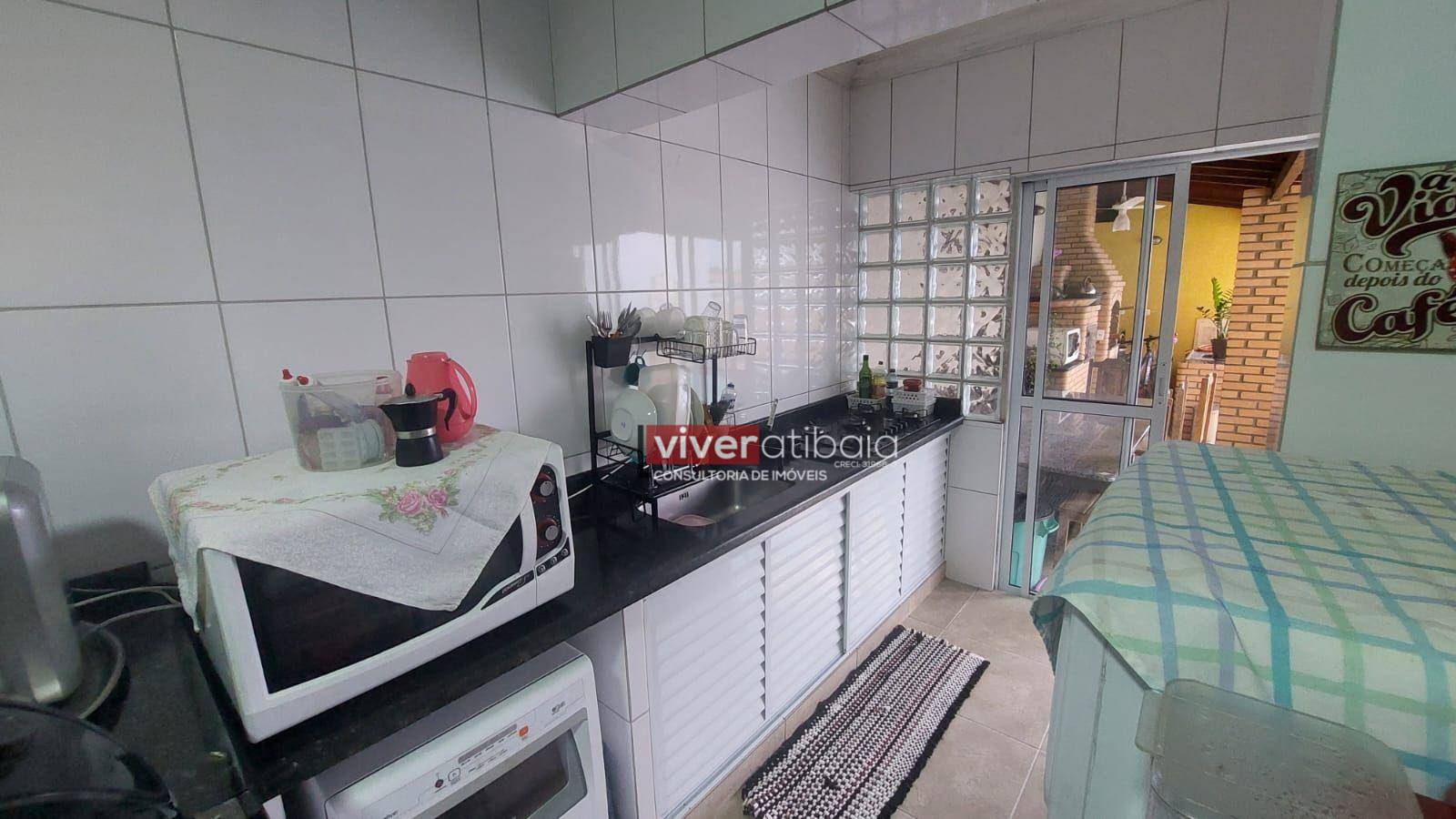 Casa à venda com 4 quartos, 200m² - Foto 3