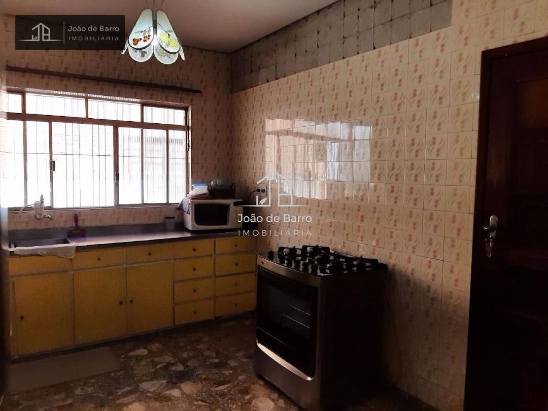 Sobrado à venda e aluguel com 3 quartos, 250m² - Foto 10