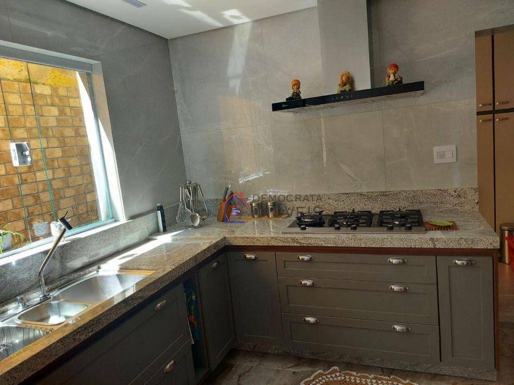 Sobrado à venda com 3 quartos, 221m² - Foto 11