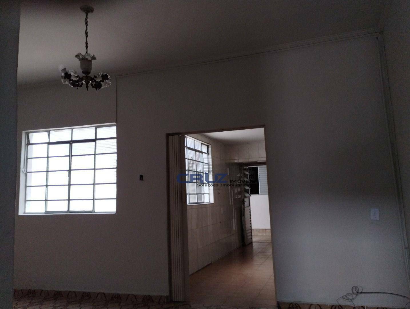 Casa para alugar com 2 quartos, 130m² - Foto 6