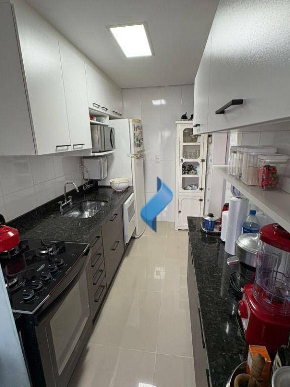 Apartamento à venda com 2 quartos, 69m² - Foto 4