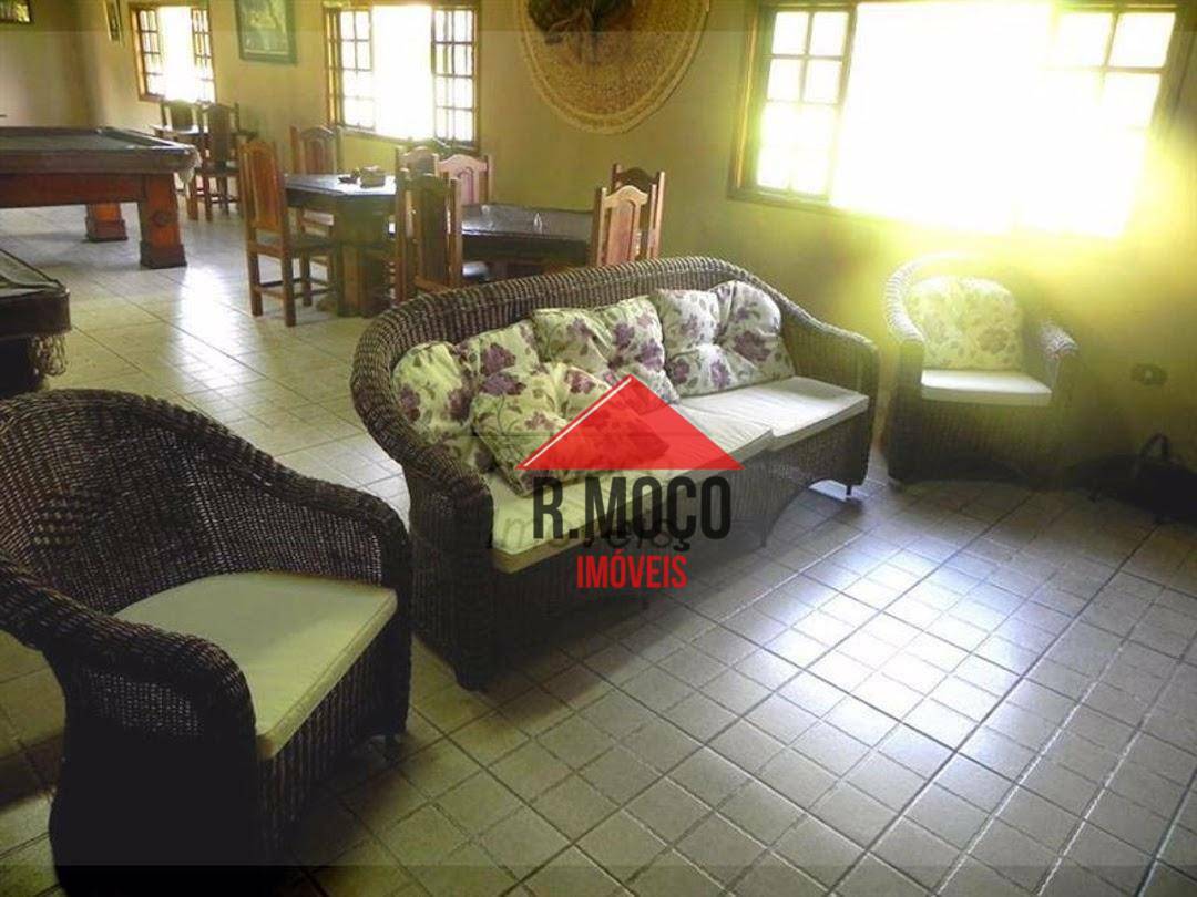 Chácara à venda com 6 quartos, 360m² - Foto 2