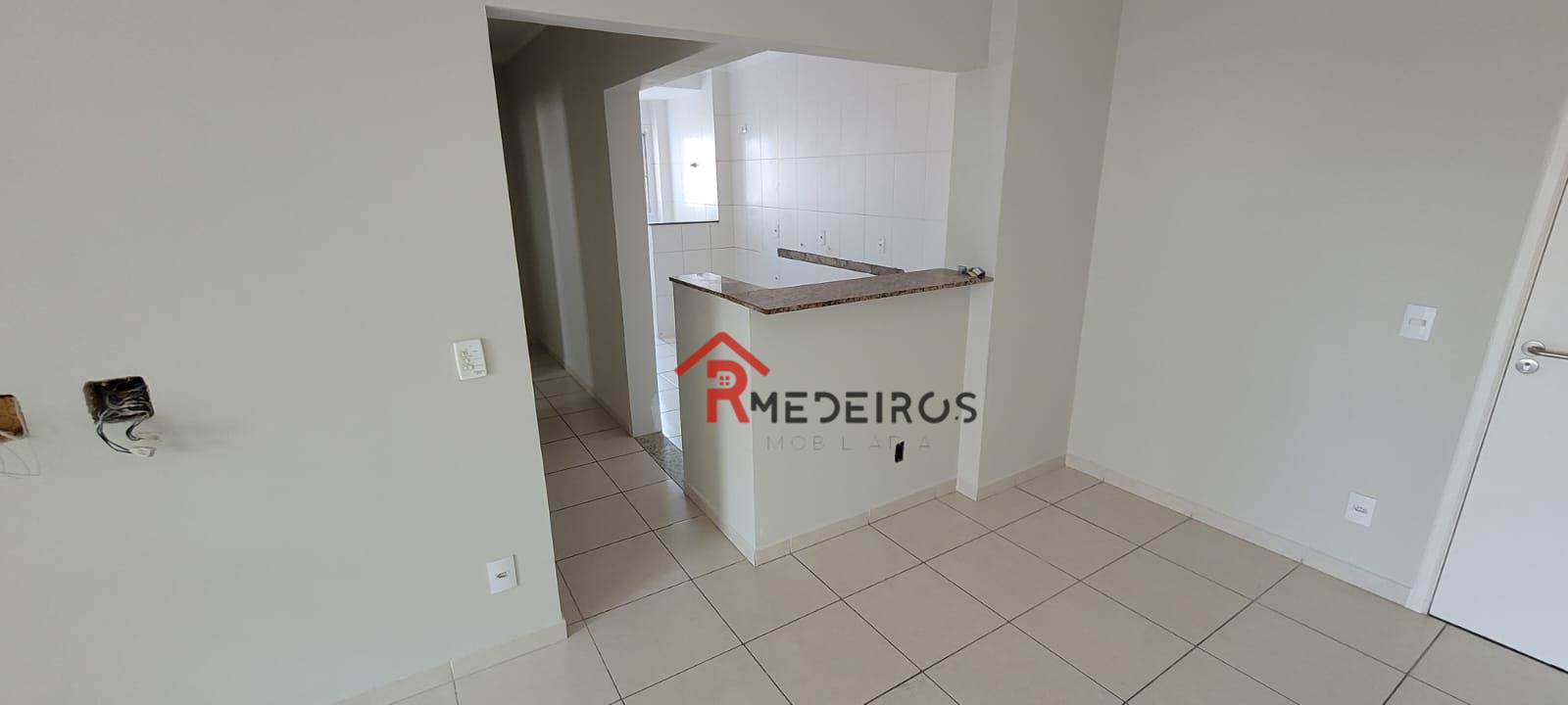 Apartamento à venda com 2 quartos, 75m² - Foto 4