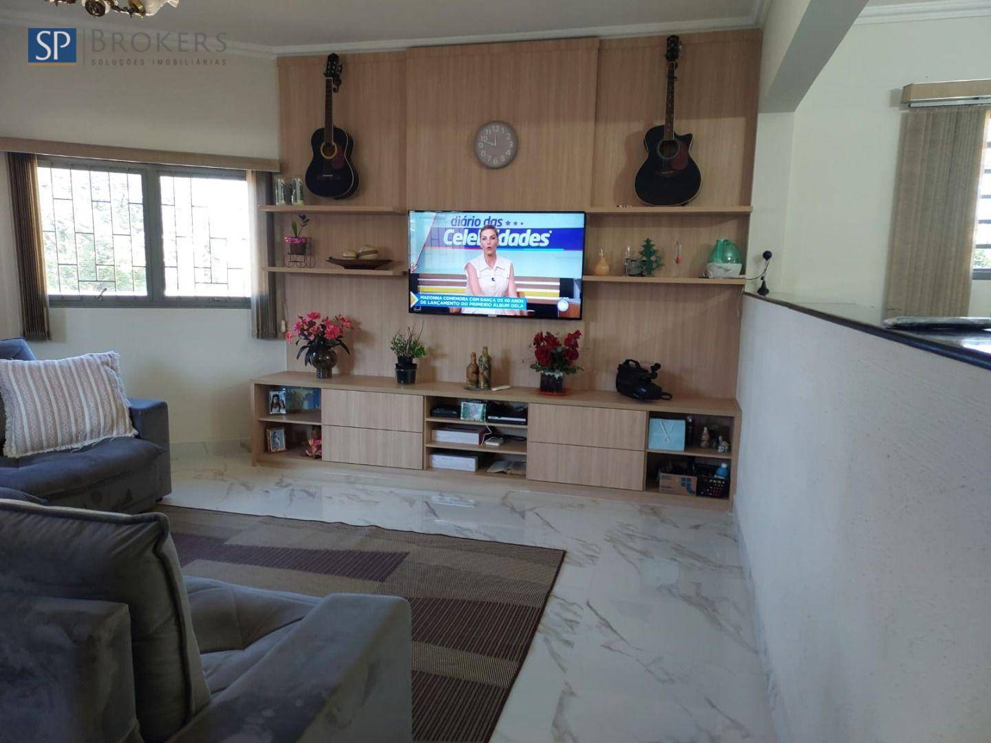 Casa à venda com 2 quartos, 230m² - Foto 2