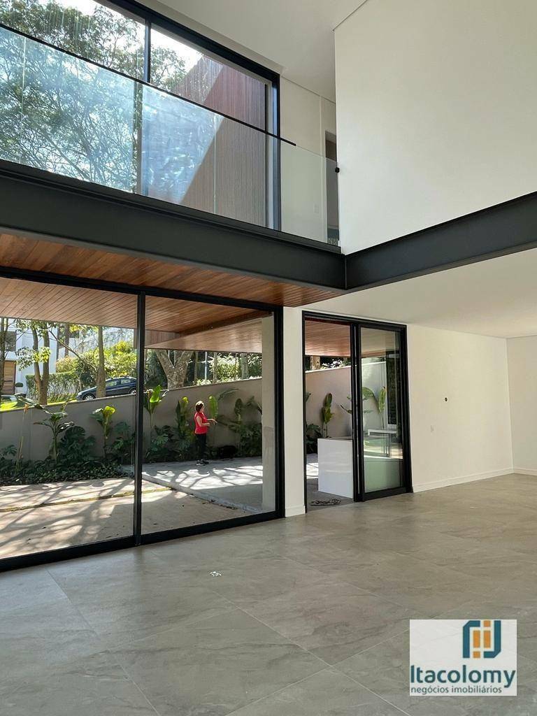 Casa de Condomínio à venda com 4 quartos, 537m² - Foto 8