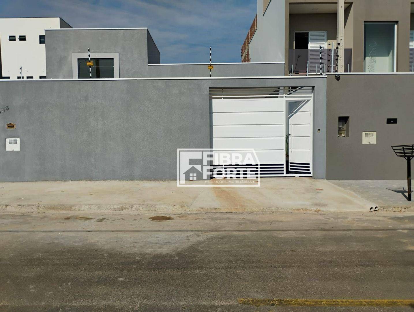 Casa à venda com 3 quartos, 150m² - Foto 1