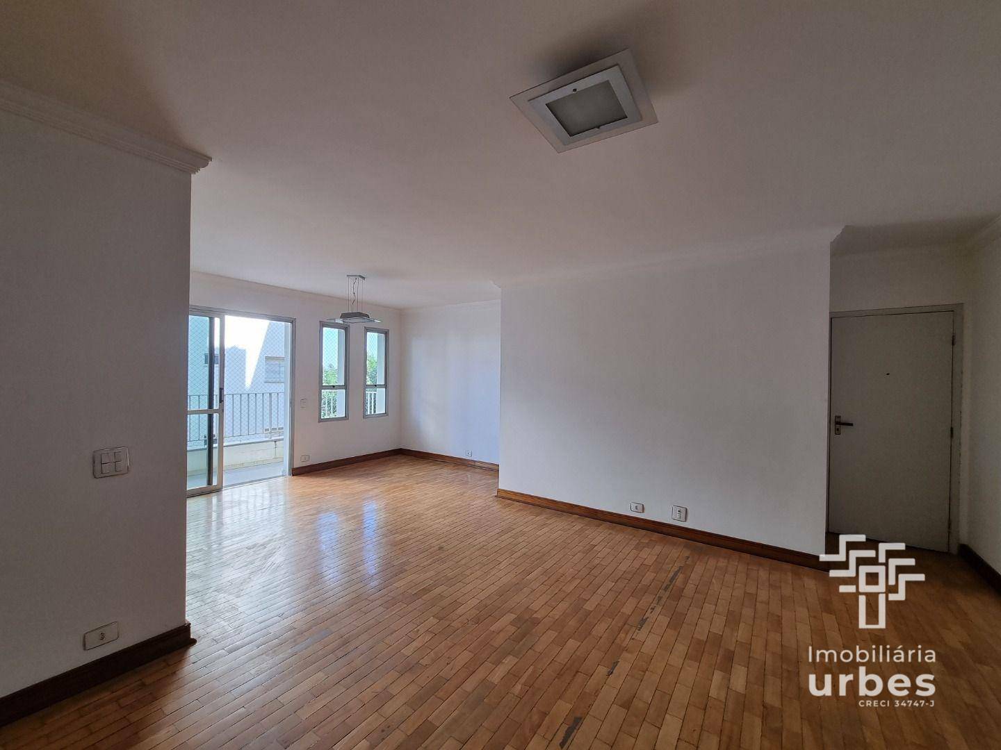 Apartamento à venda com 3 quartos, 154m² - Foto 2