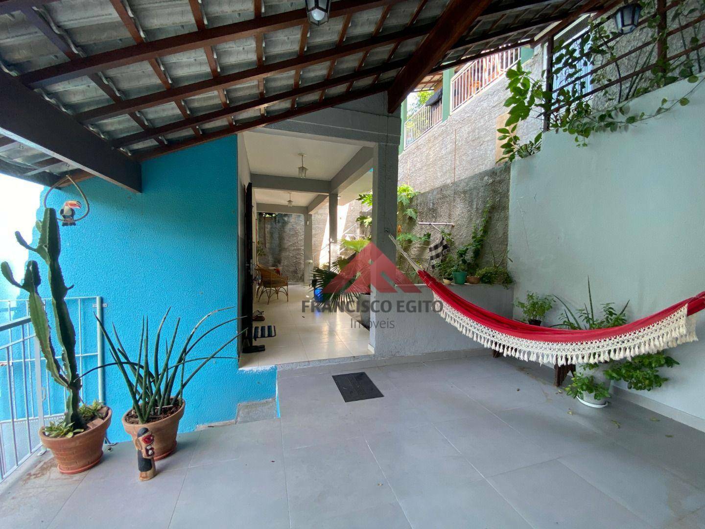 Casa à venda com 2 quartos, 190m² - Foto 3