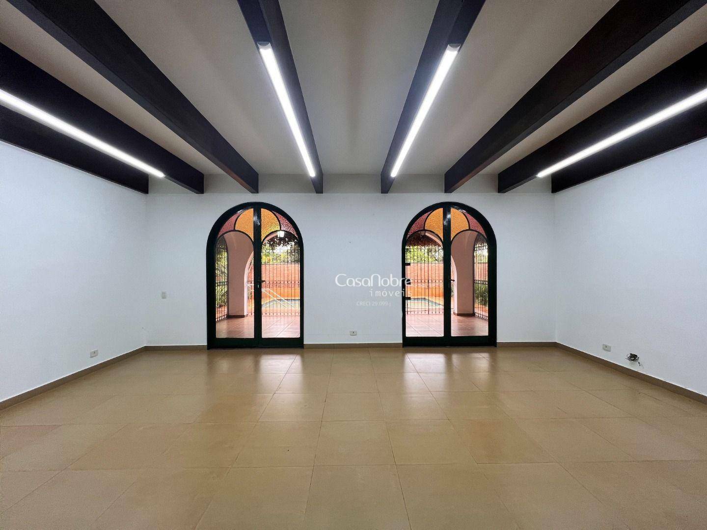 Casa à venda com 5 quartos, 436m² - Foto 1