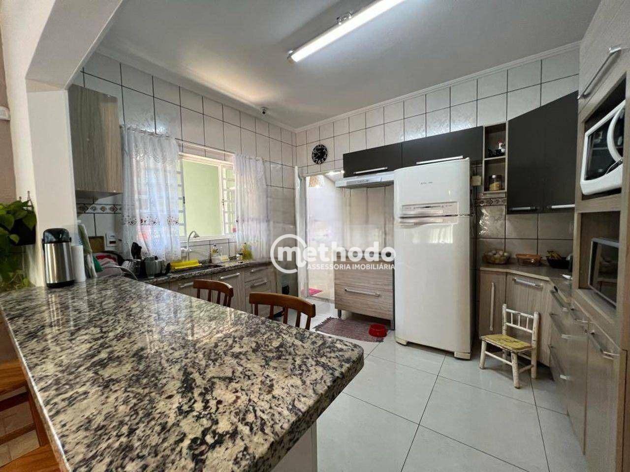 Casa à venda com 3 quartos, 250m² - Foto 10