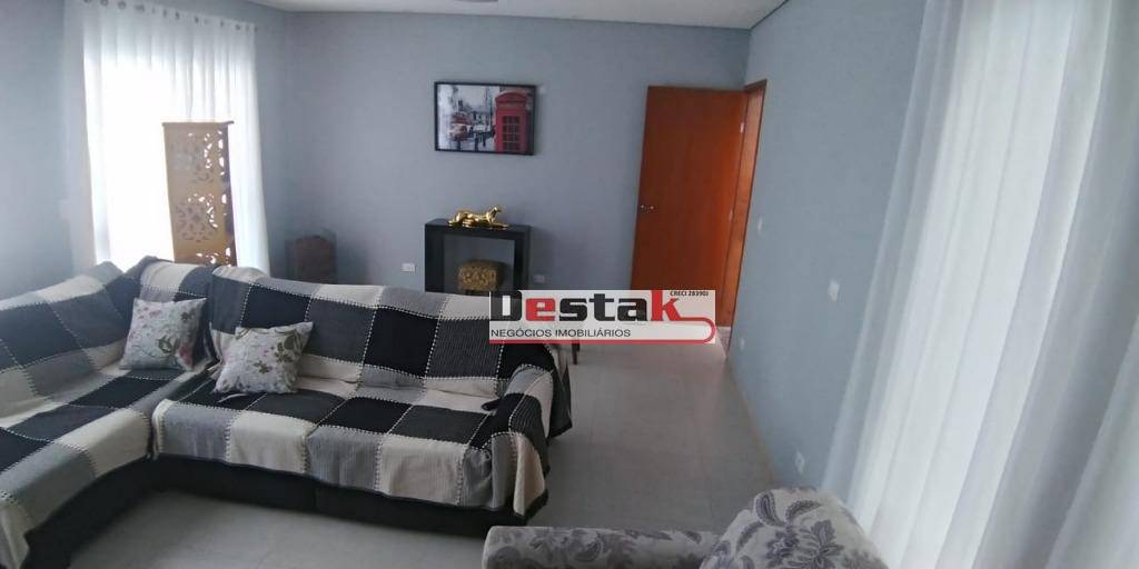 Sobrado à venda com 3 quartos, 218m² - Foto 1